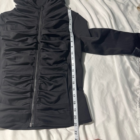 Lululemon Bold Move Zip Up Hooded Jacket Nulu Fabric Size 8 - Picture 5 of 15